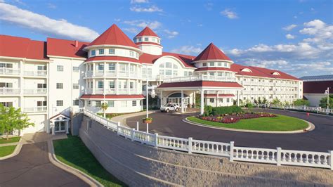 Sheboygan resort - You’ll love calling this four-bedroom villa at Blue Harbor Resort in Sheboygan, WI home. Detached from Blue Harbor’s main building — and even closer to beautiful Lake …